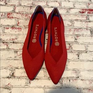 BNWT Pointed Toe Chili Red Rothy's Size 9.5